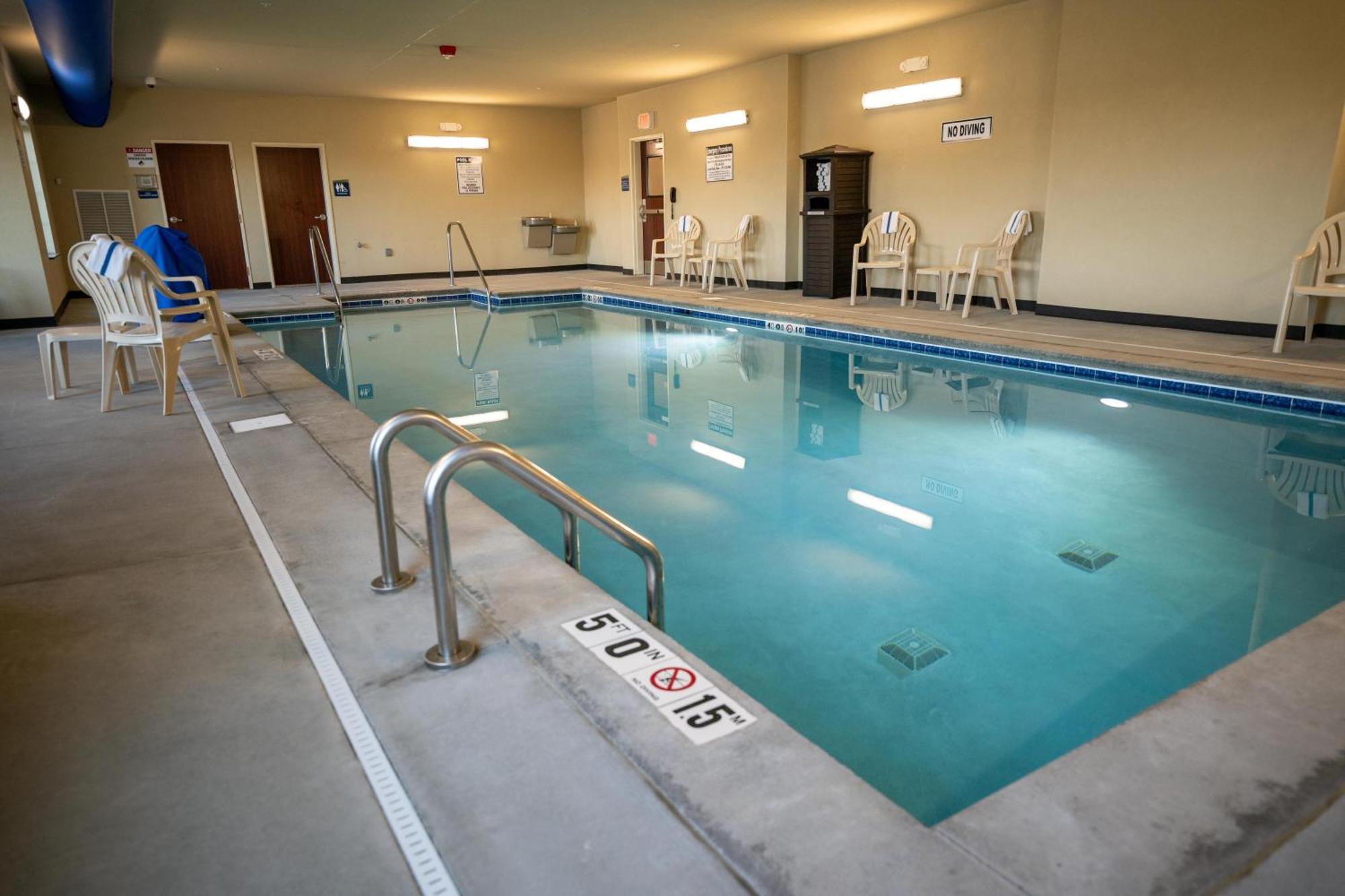 Cobblestone Hotel & Suites - Lamar Buitenkant foto