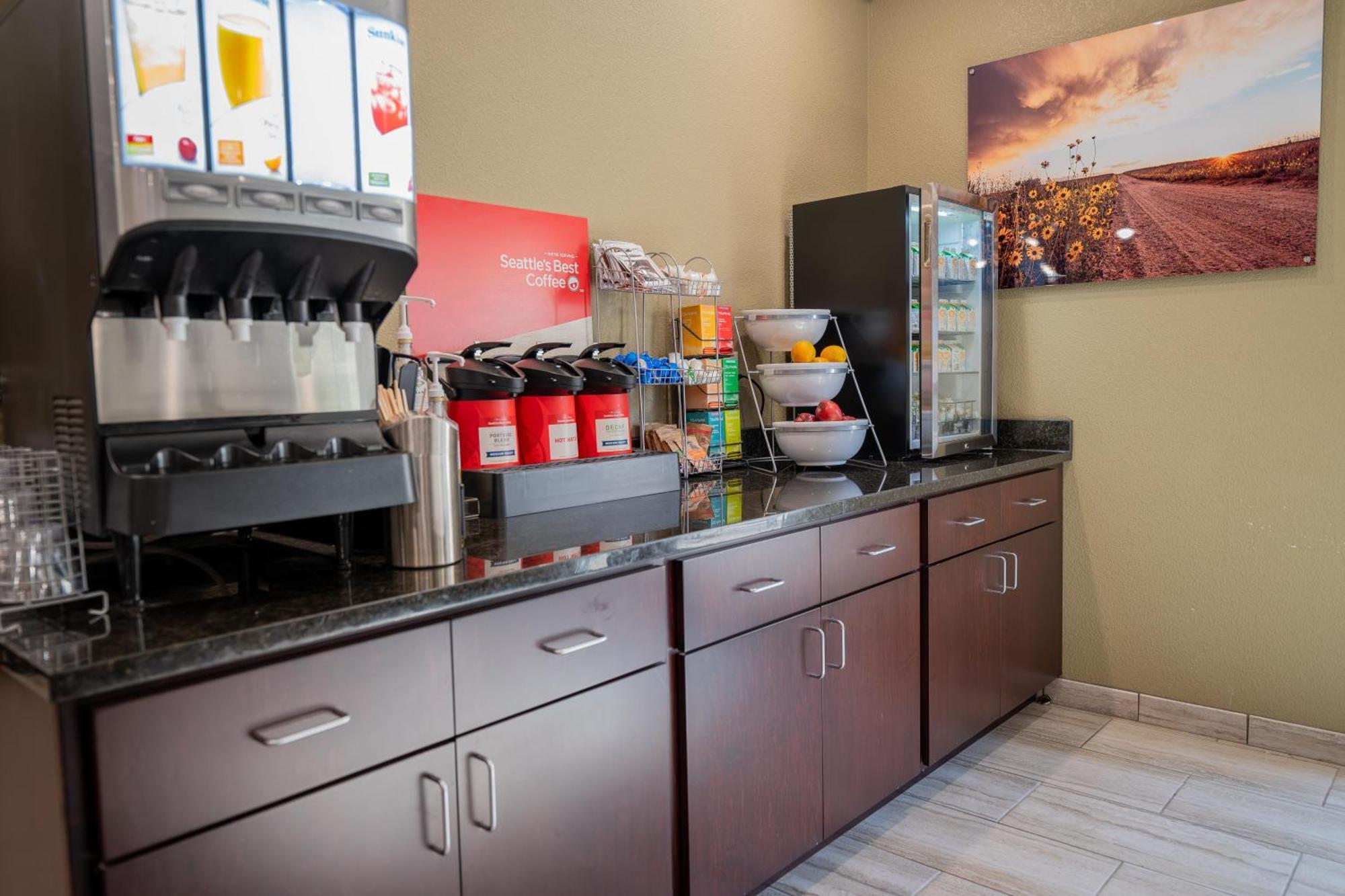 Cobblestone Hotel & Suites - Lamar Buitenkant foto